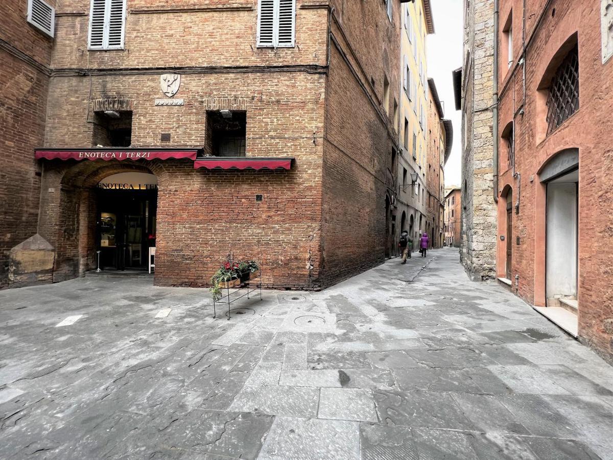 Kami-Central Beautiful Apartment Over The Roofs Siena Exteriör bild